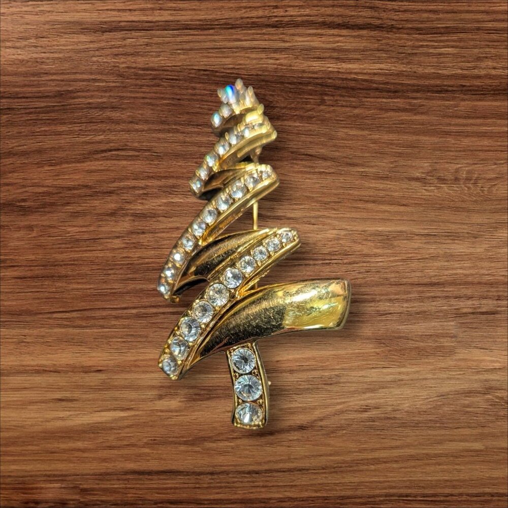 Monet Gold-Tone Christmas Tree Brooch With Clear Rhinestones‎ Festive Spiral  3"